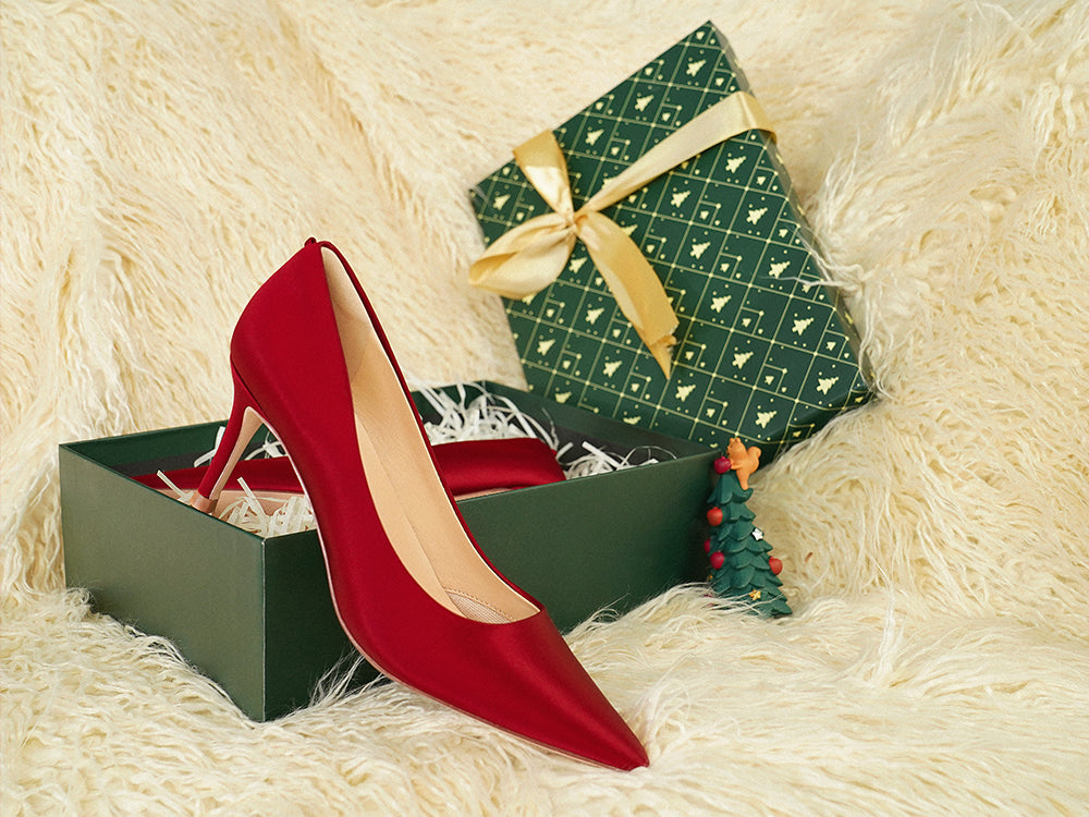Your Ultimate Guide to Christmas Outfits: Festive Styles for 2023
